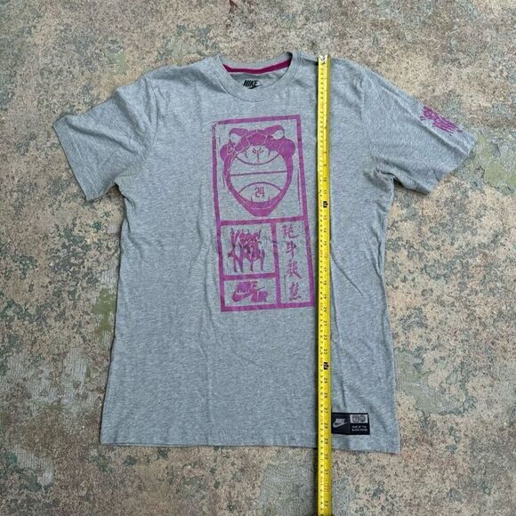 Nike Kobe Bryant Year of The Black Mamba Y2K Shirt - Picture 1 of 3